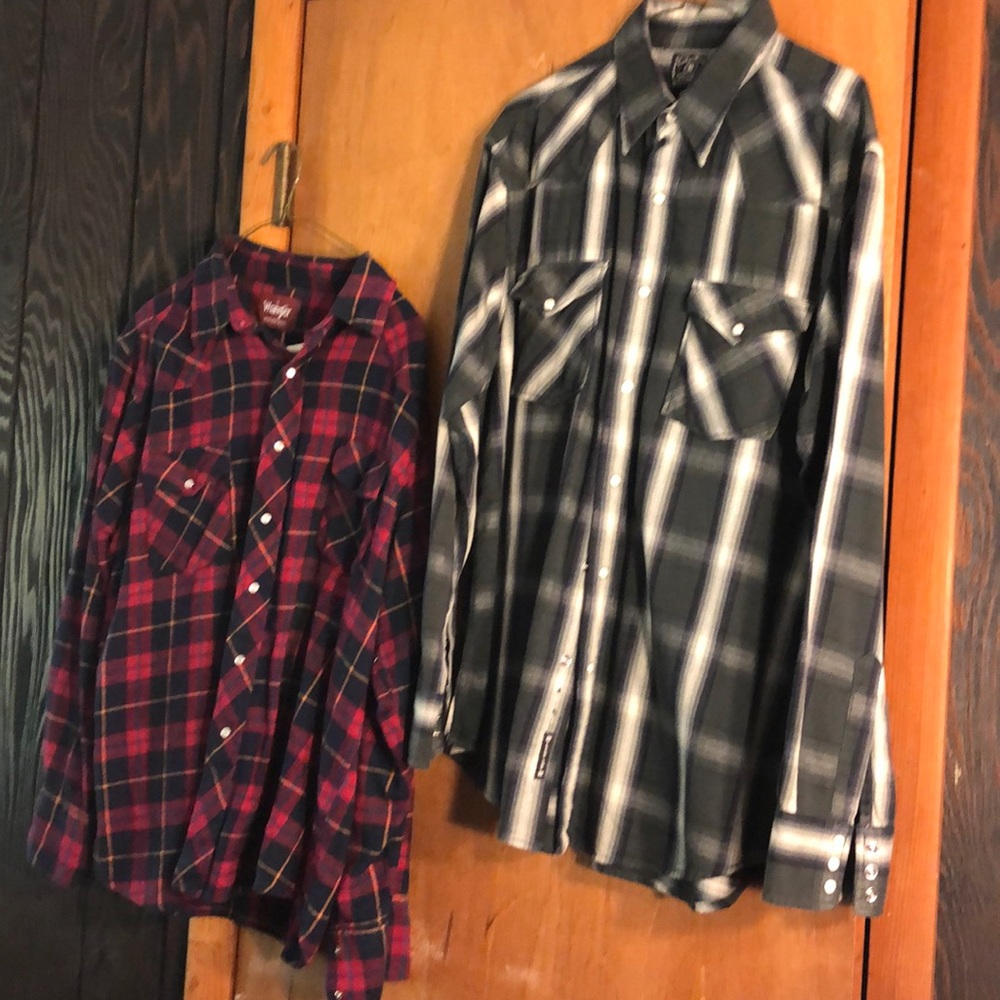 Two pack of flannel soft heavyweight shirts. One men’s large, one men’s XL.